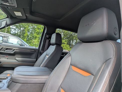 Used 2024 GMC Sierra 1500 AT4 w/ Technology Package AWD/4WD image 10