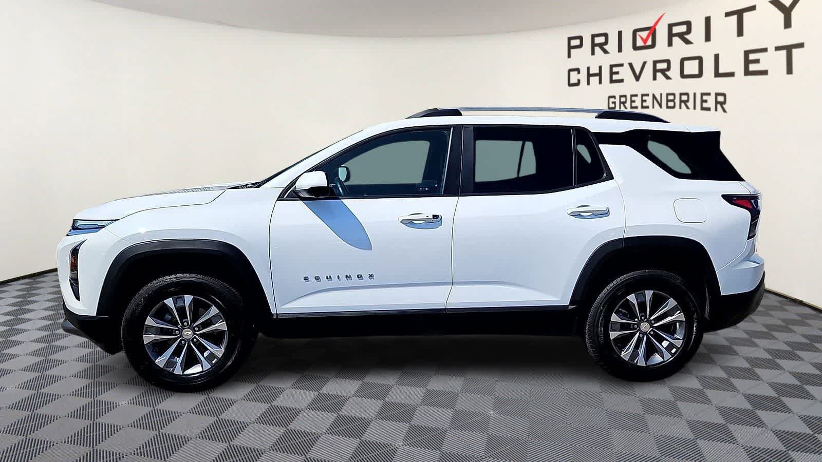 Used 2025 Chevrolet Equinox LT w/ Convenience Package II FWD image 5