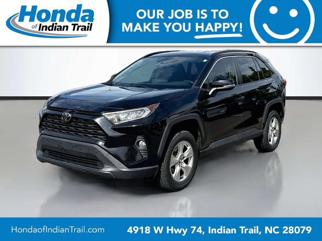 Used 2021 Toyota RAV4 XLE FWD image 3