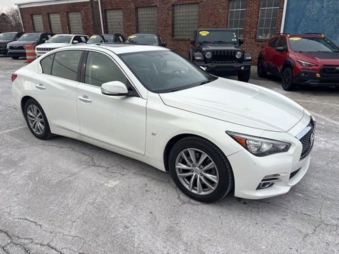 Used 2015 INFINITI Q50 Premium w/ Navigation Package image 2