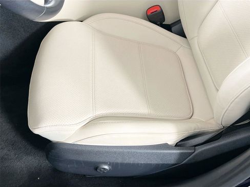 Certified 2022 Mercedes-Benz C 300 4MATIC Sedan image 18