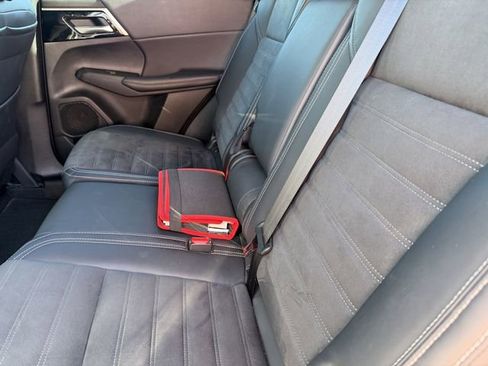 Used 2023 Mitsubishi Outlander SE Black Edition image 15