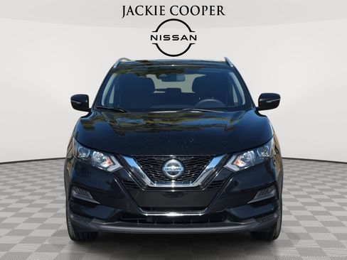 Used 2020 Nissan Rogue Sport SV image 2