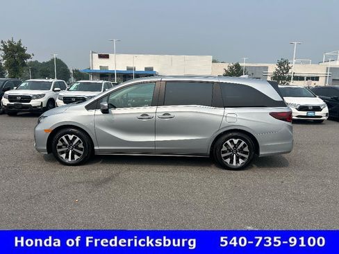 Used 2026 Honda Odyssey EX-L image 2