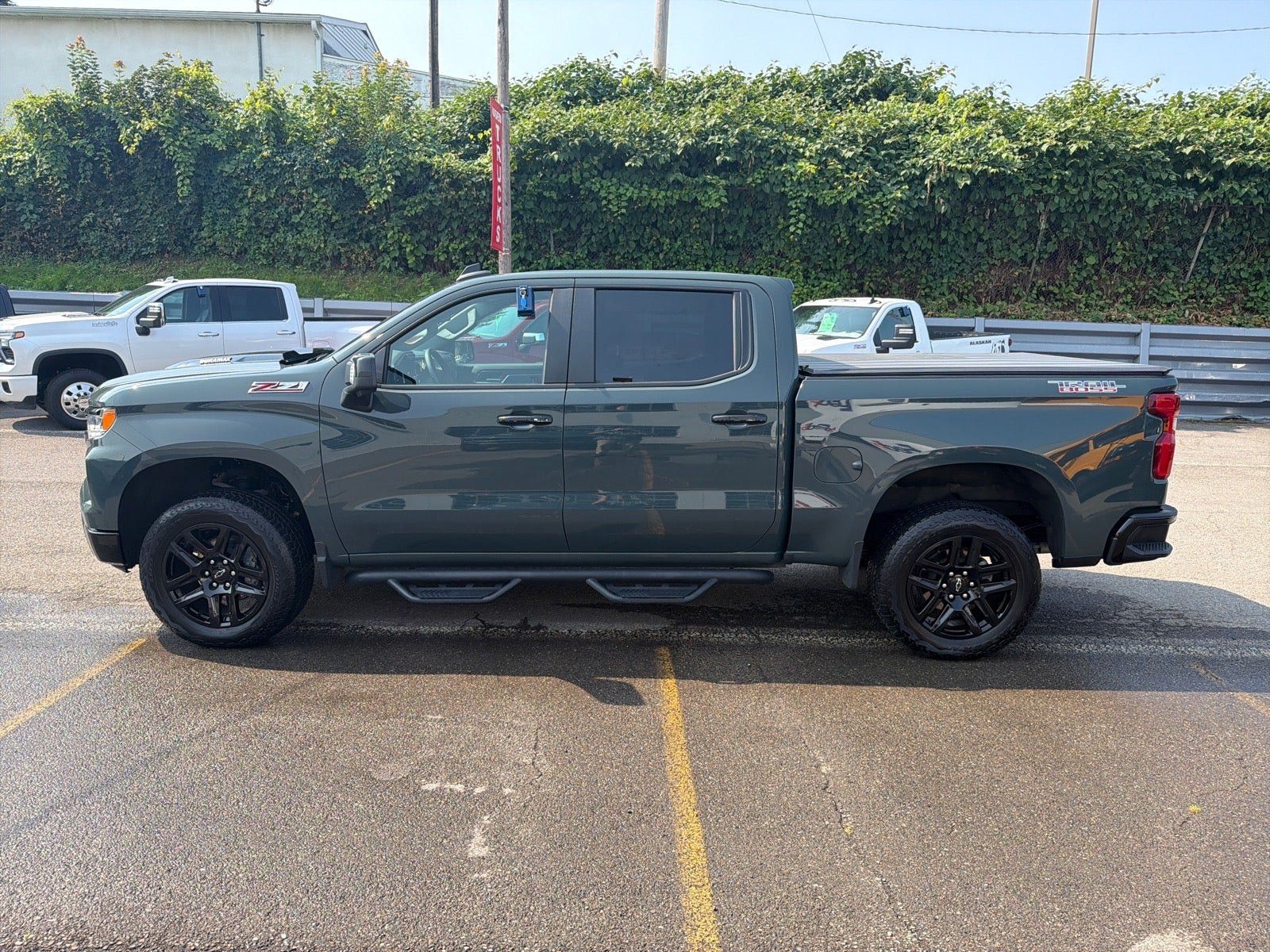 Used 2025 Chevrolet Silverado 1500 LT Trail Boss w/ LT Trail Boss Premium Package AWD/4WD image 12