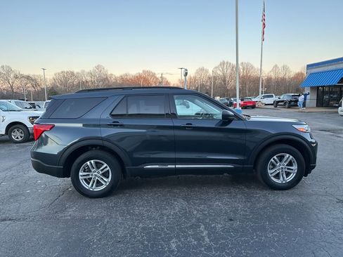 Used 2023 Ford Explorer XLT w/ Equipment Group 202A image 2