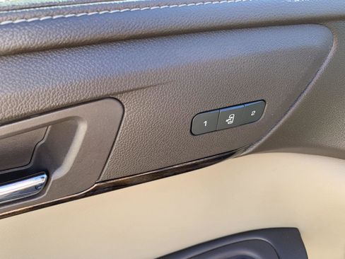 Used 2014 GMC Acadia Denali image 10