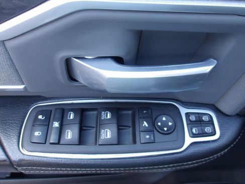 Used 2023 RAM 2500 Big Horn w/ Level 1 Equipment Group image 15