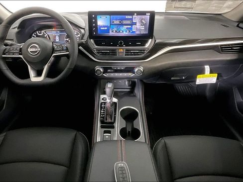 New 2026 Nissan Altima 2.5 SR w/ SR Premium Package FWD image 2