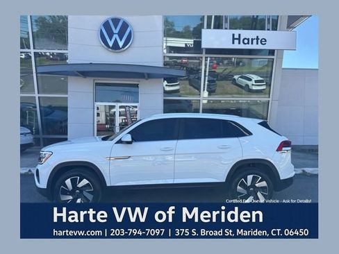 Certified 2024 Volkswagen Atlas Cross Sport SE AWD/4WD image 1