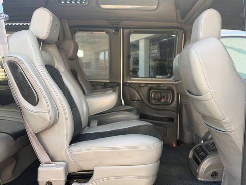 Used 2013 GMC Savana 1500 RWD image 44