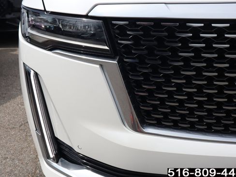 Used 2023 Cadillac Escalade Premium Luxury image 8