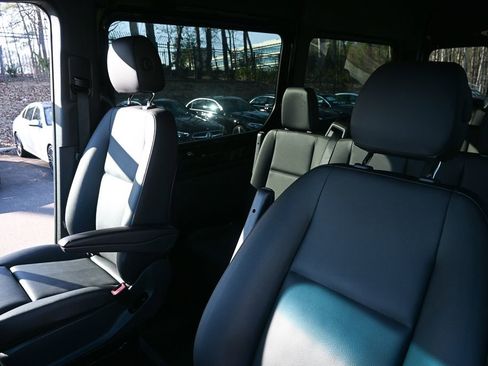 Used 2023 Mercedes-Benz Sprinter 2500 image 5