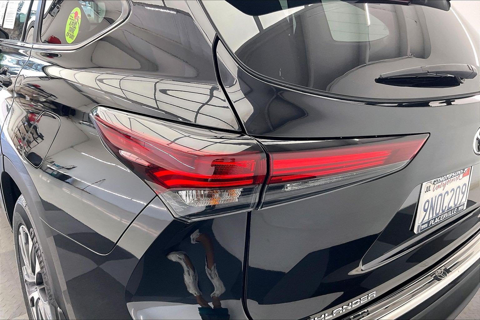 Used 2024 Toyota Highlander XLE FWD image 30