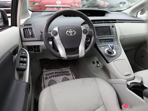 Used 2010 Toyota Prius Five image 12
