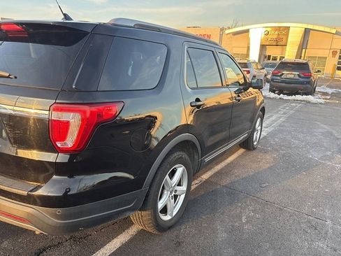 Used 2019 Ford Explorer XLT w/ Equipment Group 201A image 5