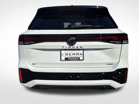 New 2026 Volkswagen Tiguan SE R-Line AWD/4WD image 4