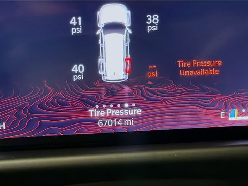 Used 2024 Jeep Wagoneer L Series III w/ Flexible Seating Group image 8