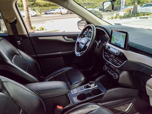 Used 2020 Ford Escape SEL image 17