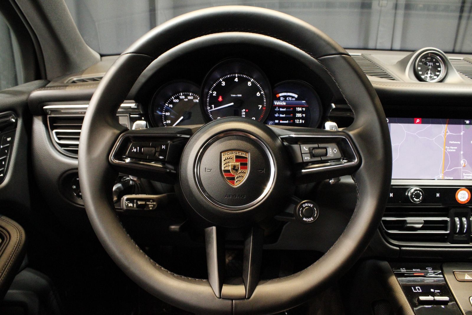 Certified 2026 Porsche Macan AWD/4WD image 22
