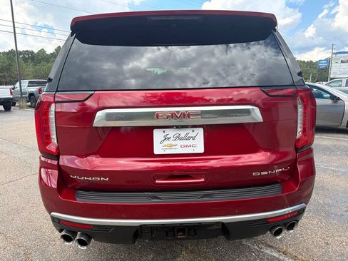 Used 2021 GMC Yukon XL Denali w/ Denali Premium Package RWD image 4