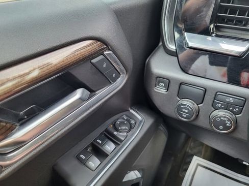 Used 2025 Chevrolet Silverado 1500 LT image 23