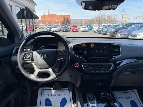 Used 2019 Honda Pilot Touring image 11