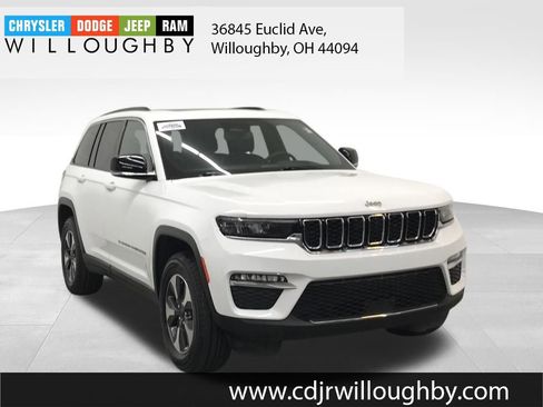 Used 2024 Jeep Grand Cherokee Limited 4xe image 3
