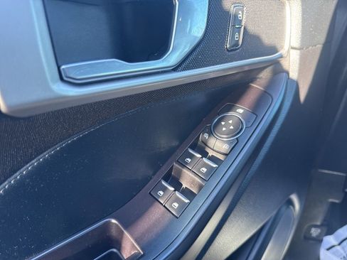 Used 2020 Ford Explorer XLT image 7
