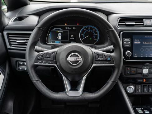 Certified 2025 Nissan Leaf SV Plus FWD image 12