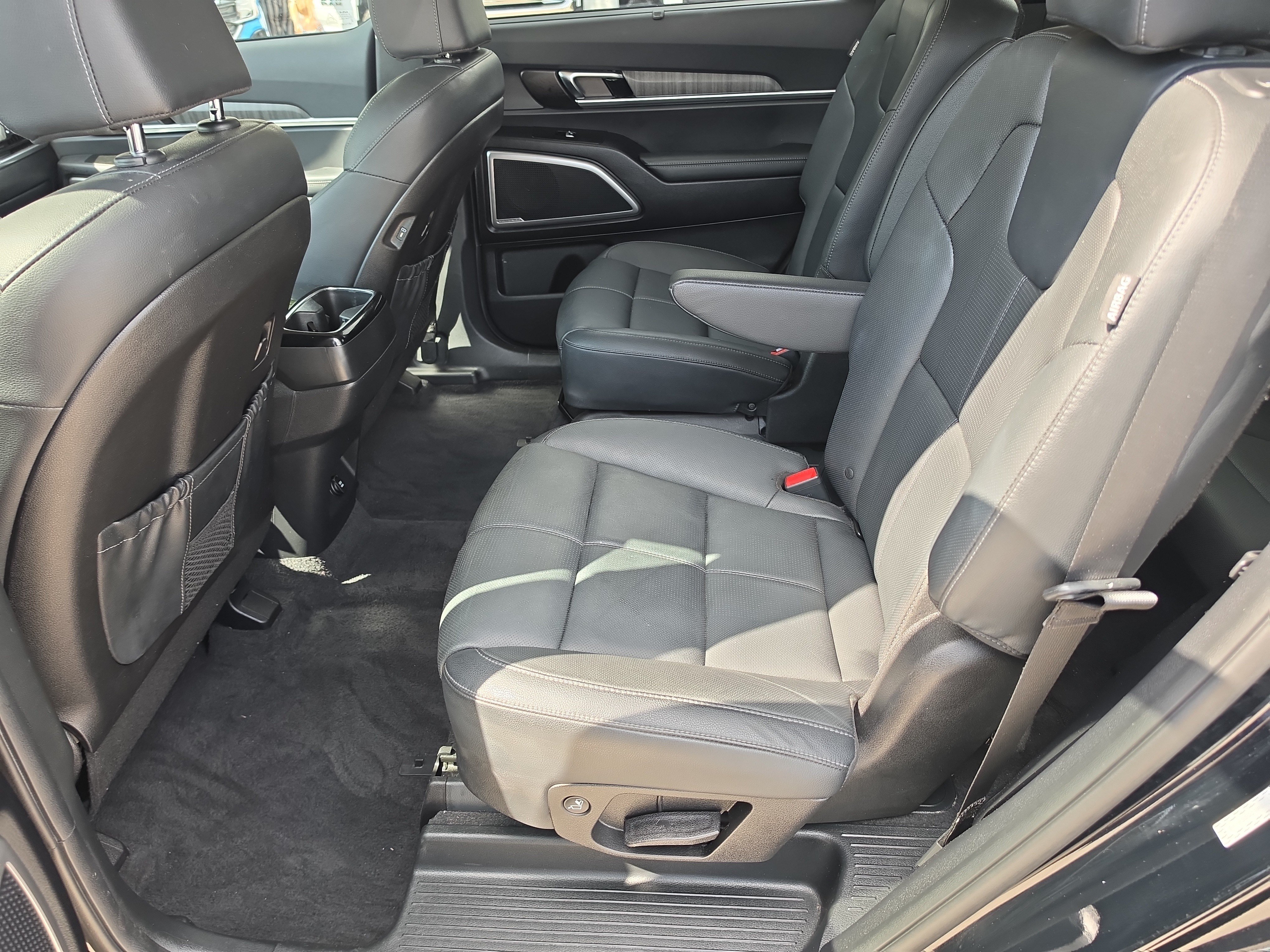 Used 2023 Kia Telluride EX w/ EX Captain's Chair Package AWD/4WD image 17