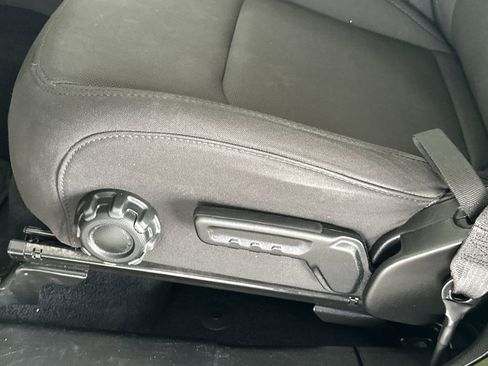 Used 2023 Jeep Gladiator Sport AWD/4WD image 13