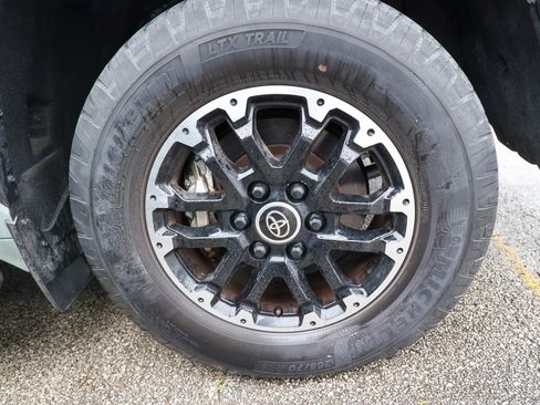 Used 2022 Toyota Tundra SR5 w/ TRD Off-Road Premium Package RWD image 15