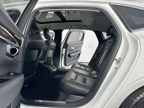 Used 2019 Volvo S90 T5 Momentum image 31