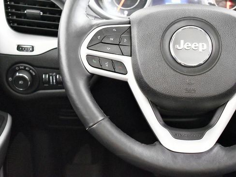 Used 2017 Jeep Cherokee Trailhawk w/ Comfort/Convenience Group image 42