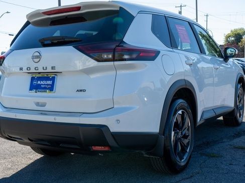 Certified 2025 Nissan Rogue SV image 6