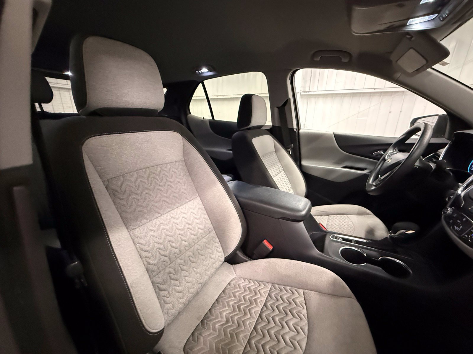 Used 2024 Chevrolet Equinox LS w/ LS Convenience Package FWD image 17