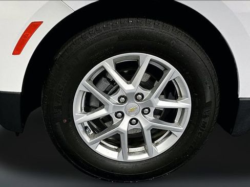 Used 2024 Chevrolet Equinox LS w/ Driver Confidence II Package FWD image 29