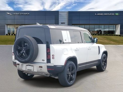Used 2023 Land Rover Defender 110 S AWD/4WD image 3