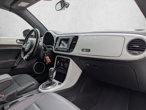 Used 2018 Volkswagen Beetle S image 14