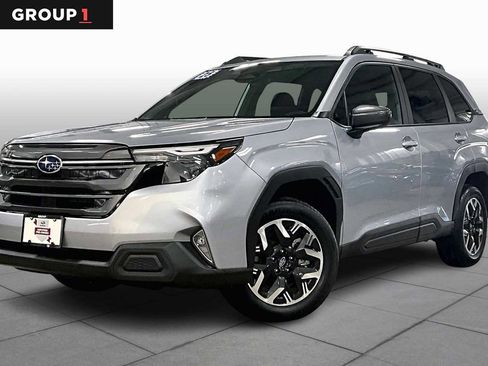 Used 2025 Subaru Forester Premium image 1