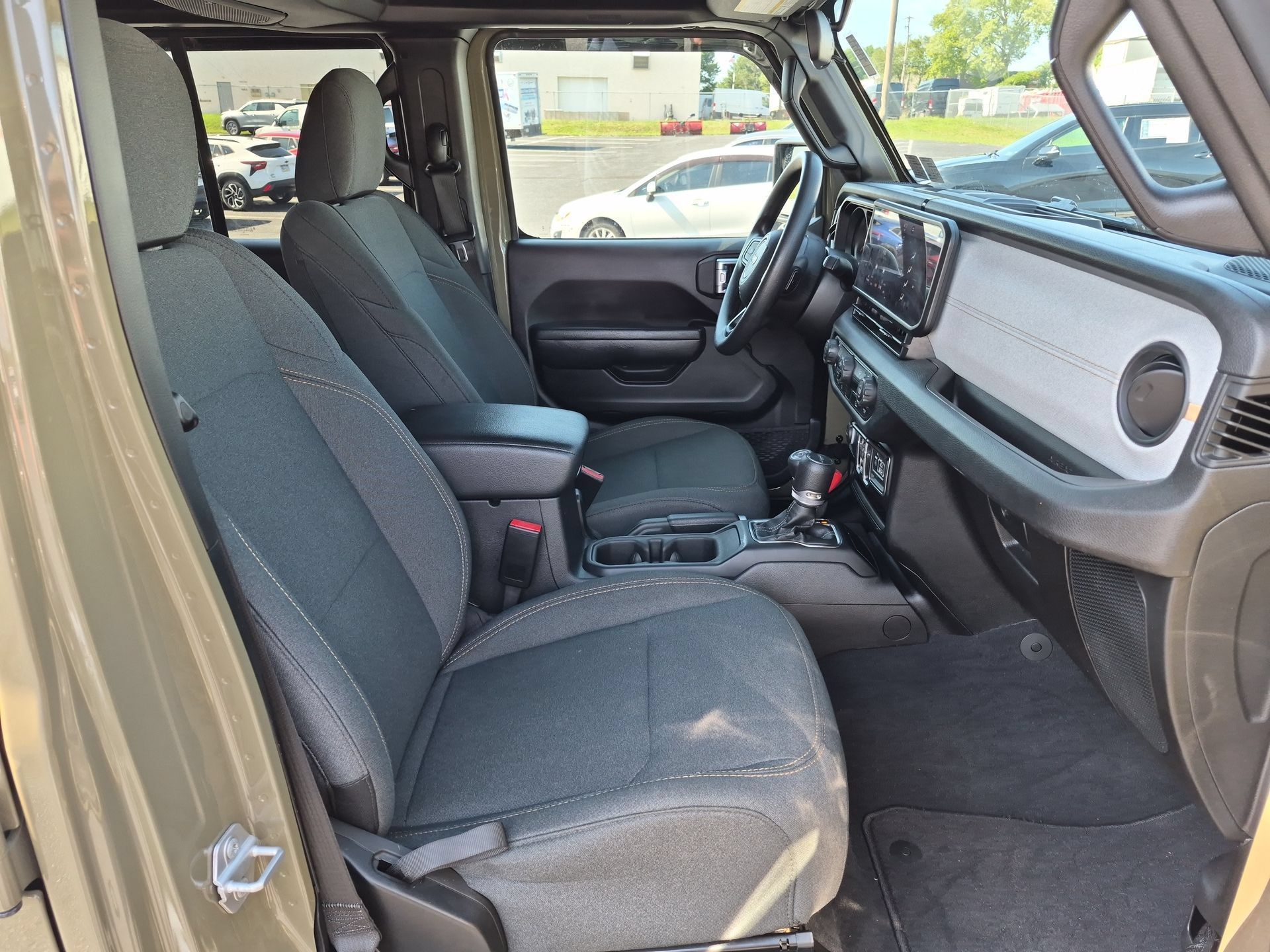 Used 2025 Jeep Gladiator Sport AWD/4WD image 27