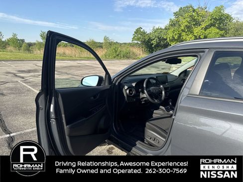 Used 2023 Hyundai Kona SEL AWD/4WD image 10