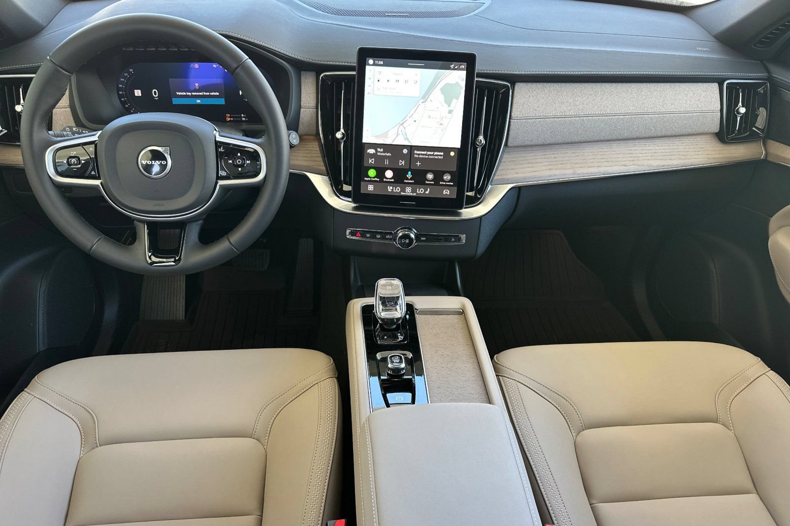 New 2026 Volvo XC90 T8 Plus w/ Protection Package Premier AWD/4WD image 13