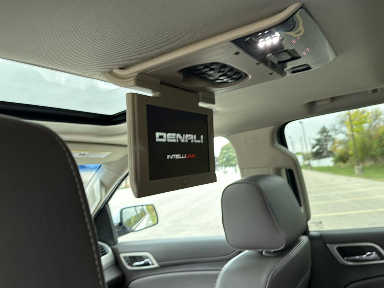 Used 2019 GMC Yukon Denali w/ Denali Ultimate Package AWD/4WD image 27