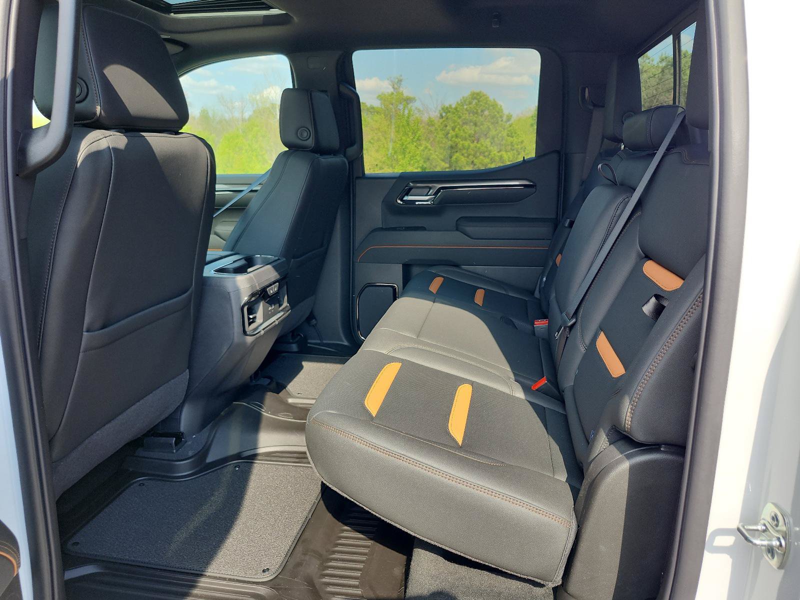 New 2026 GMC Sierra 1500 AT4 w/ AT4 Premium Package AWD/4WD image 16