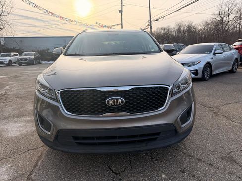 Used 2016 Kia Sorento LX image 10