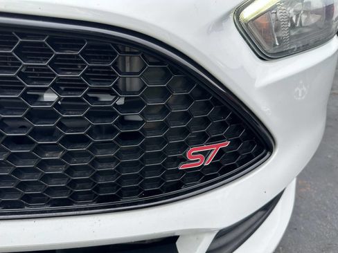 Used 2016 Ford Focus ST image 5