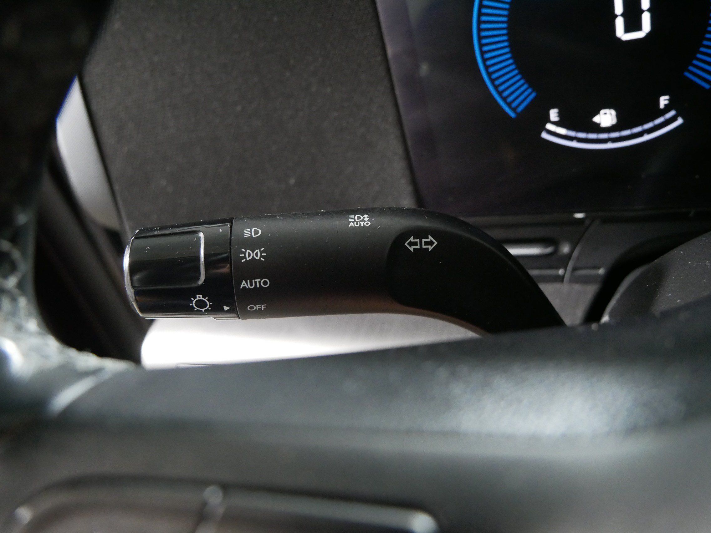 Used 2025 Hyundai Kona SEL AWD/4WD image 32