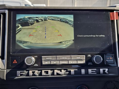 Used 2025 Nissan Frontier SV image 15